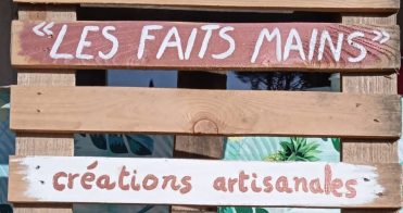 Les Faits Mains