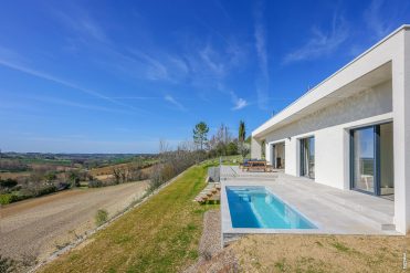 VILLA LE BELVEDERE – DESIGN – PISCINE – VUE