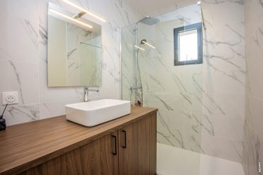 VILLA LE BELVEDERE – DESIGN – PISCINE – VUE