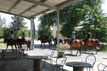Centre équestre „Un Poney une Histoire“