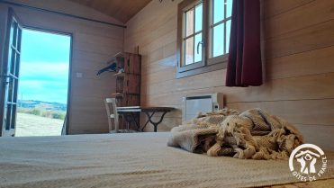 Roumiguières gîte + roulotte