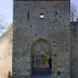 Les remparts et la porte fortifiée de la Caussade