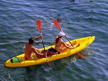 Location de canoë pour une balade sur le barrage de Thuriès