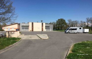 Borne de Services et Aire de Stationnement Camping-Car de Lavaur