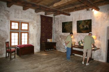 Les tours du château de Nages