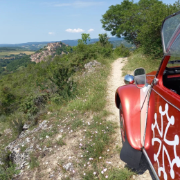Cordes sur Ciel à bord d’une 2CV Vintage