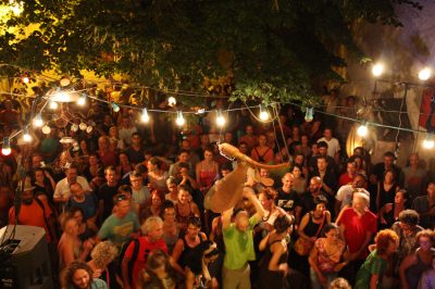 Apéros-concerts au Café Plùm